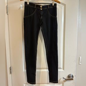 Freddy USA size small (US 4) (UK 8) WR. UP Denim black 7/8 with yellow stitching